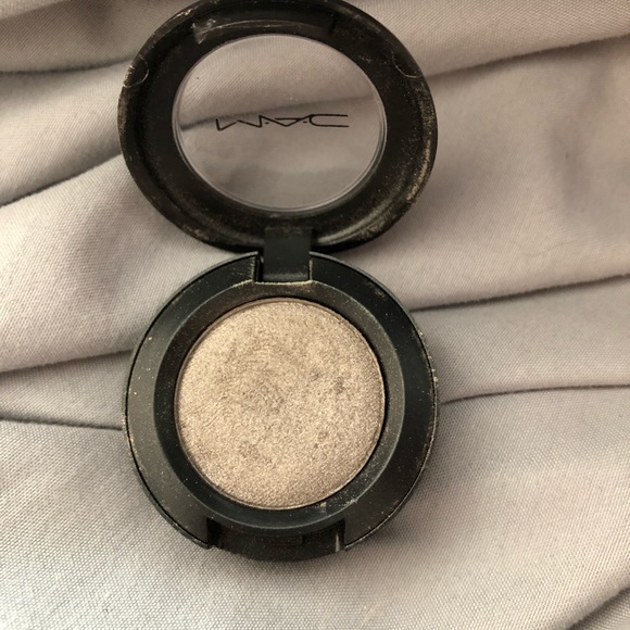 Single shadow - Picture 3 of 3